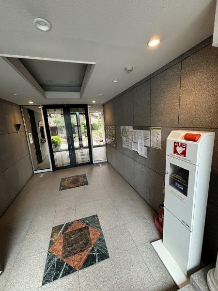 ���r�[ �������ɂ��ӂꂽ�G���g�����X���r�[�ł���