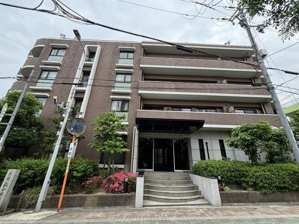 ���n�O�ώʐ^ ���������p�\�ȗ��n�I�g�����N���[���ƒ��ԏꂪ�Z�ː����p�ӂ���Ă��܂��B�Ԏ��͂RLDK�ƂRSLDK�ŕ������ꂽ�t�@�~���[�����B���ӂ͒Z��⍂�Z�A���w�Z�Ȃǂ�����Â��ȏZ���̂Ƃ���