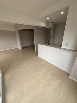 ���r���O -