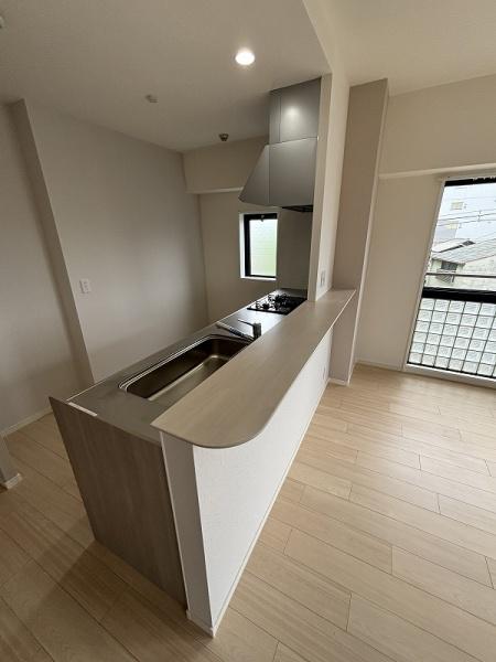 ���r���O -