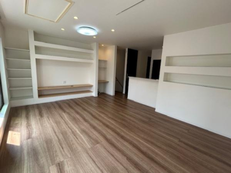 ���r���O �����Ղ�̓������Ŗ��邢�Z�܂���