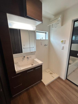 ���ʑ�E���ʏ� �V���v���ȃX�^�C���̐��ʑ�