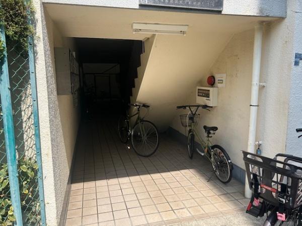 �G���g�����X -