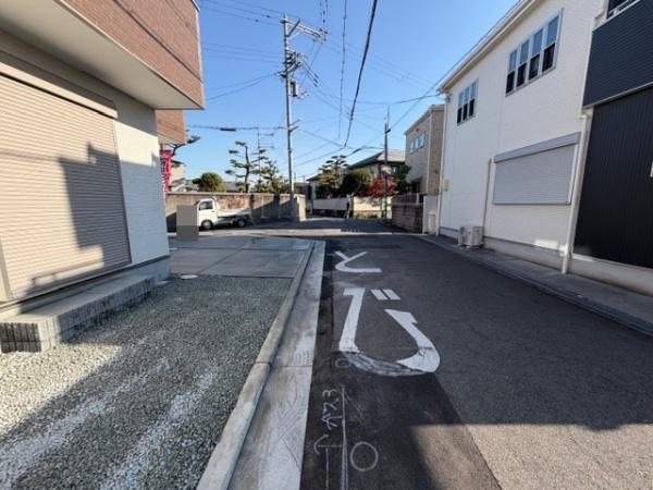 �O�ʓ��H�܂ތ��n�ʐ^ -