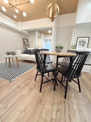 ���r���O -