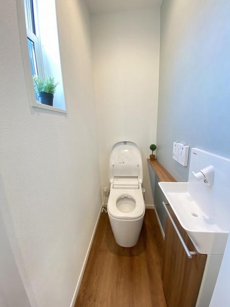 �����v������i�p�[�X�E���ρj 1�K�̃g�C���ł���