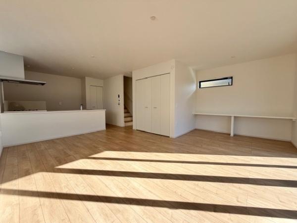 ���r���O LDK�͖�20���@�Ƒ��c�R��