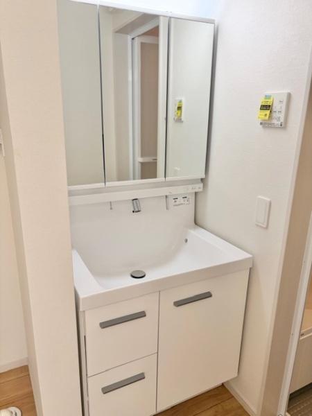 ���ʑ�E���ʏ� ���̐g�x�x���ɂ͌������Ȃ����ʑ�B
�����������������A�w�A�Z�b�g��������Ɛ��ʑ䂪���邾���ő�ϕ֗��ł��ˁB