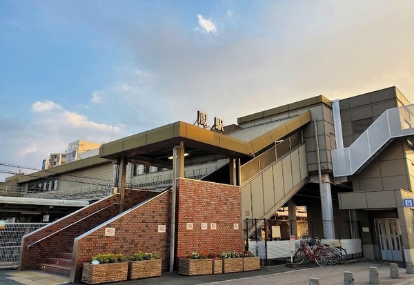 ӊ ywzPw(JR{ a)F805u