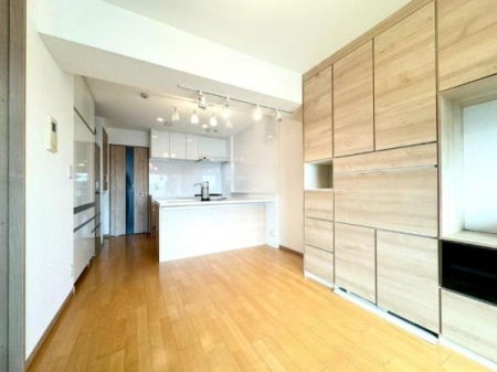 ���r���O -