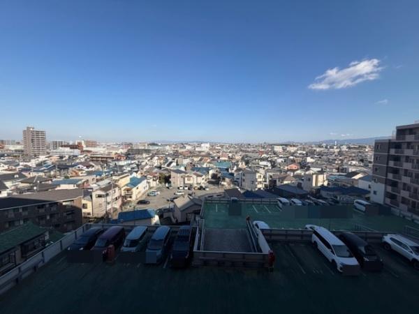 �Z�˂���̒��]�ʐ^ �o���R�j�[����̒��]�ʐ^�ł���