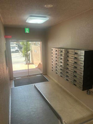 ���r�[ �������ɂ��ӂꂽ�G���g�����X���r�[�ł���