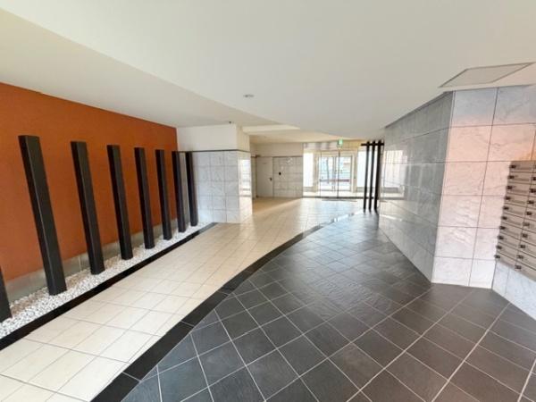 ���r�[ �������ɂ��ӂꂽ�G���g�����X���r�[�ł���