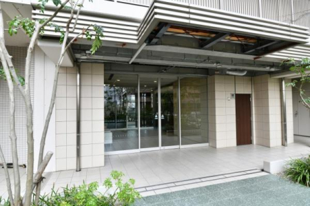 �G���g�����X �P�K�͌��������ɓ쓹�H�������I�[�g���b�N���̃G���g�����X