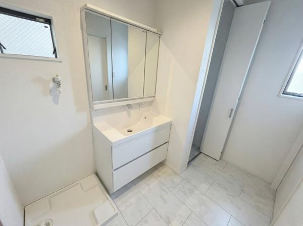 ���ʑ�E���ʏ� ���̐g�x�x���ɂ͌������Ȃ����ʑ�B
�����������������A�w�A�Z�b�g��������Ɛ��ʑ䂪���邾���ő�ϕ֗��ł��ˁB