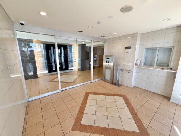 �G���g�����X �I�[�g���b�N�ݔ���h�ƃJ�����̐ݒu������Z�L�����e�B�[�ʂł����S���ĕ�点��Z�܂�