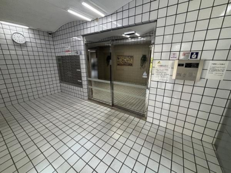 ���r�[ �������ɂ��ӂꂽ�G���g�����X���r�[�ł���