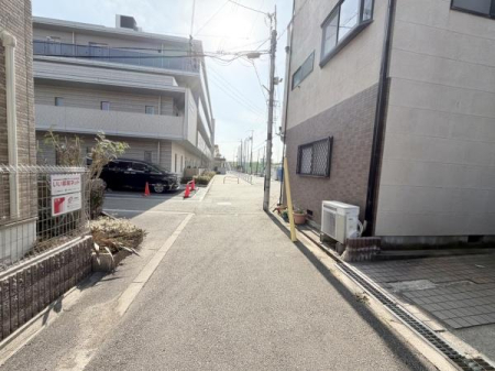 �O�ʓ��H�܂ތ��n�ʐ^ -