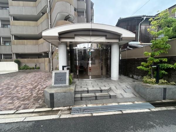 �G���g�����X -