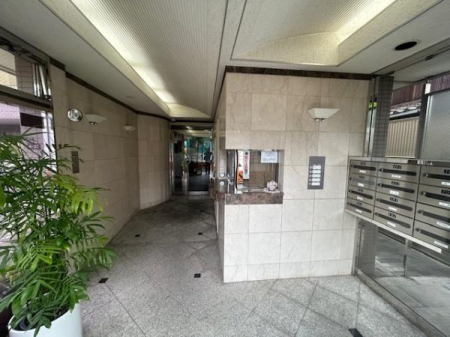 ���r�[ �������ɂ��ӂꂽ�G���g�����X���r�[�ł���