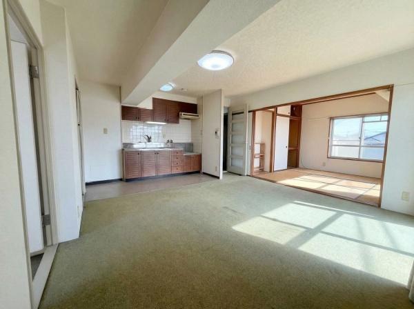 ���r���O ���r���O�X�y�[�X