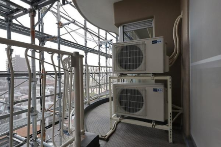 �o���R�j�[ -