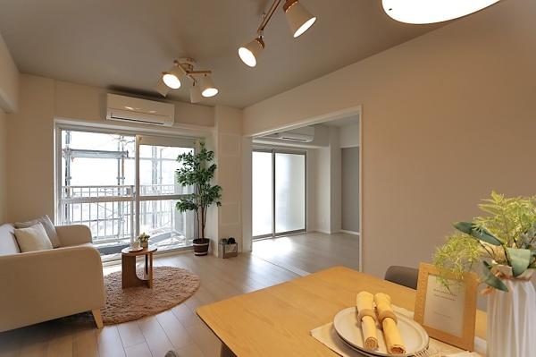 ���r���O -