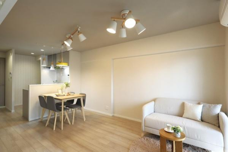 ���r���O -