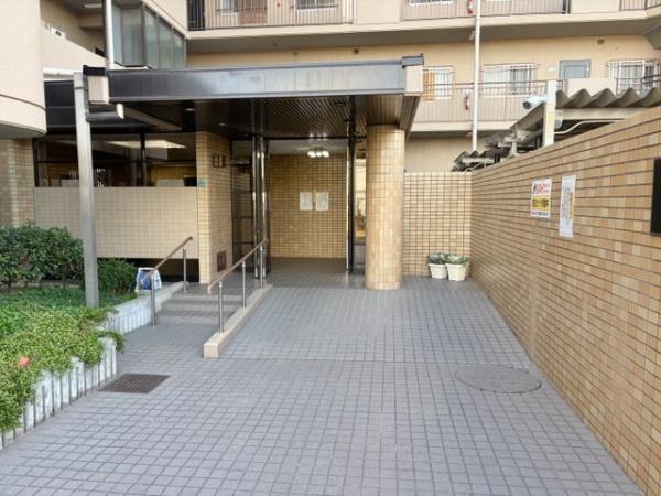 �G���g�����X -