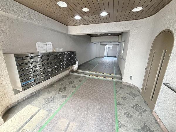 ���r�[ �������ɂ��ӂꂽ�G���g�����X���r�[�ł���