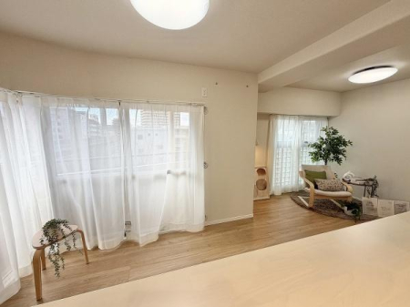 ���r���O -