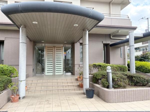 �G���g�����X -