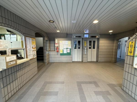 ���r�[ �������ɂ��ӂꂽ�G���g�����X���r�[�ł���