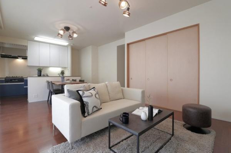 ���r���O -