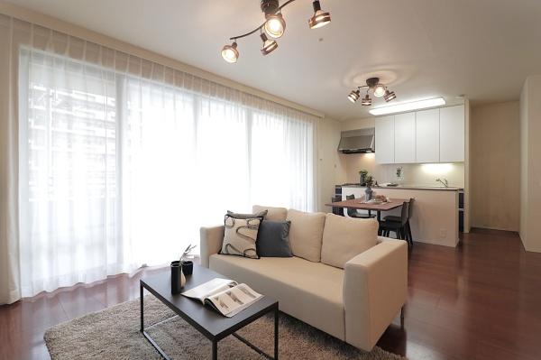 ���r���O -