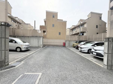  �������ɂ��ӂꂽ�G���g�����X���r�[�ł���