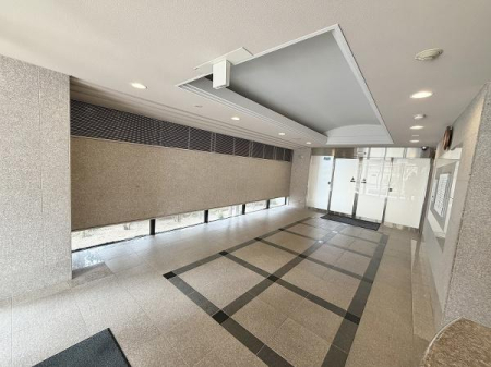 ���r�[ �������ɂ��ӂꂽ�G���g�����X���r�[�ł���