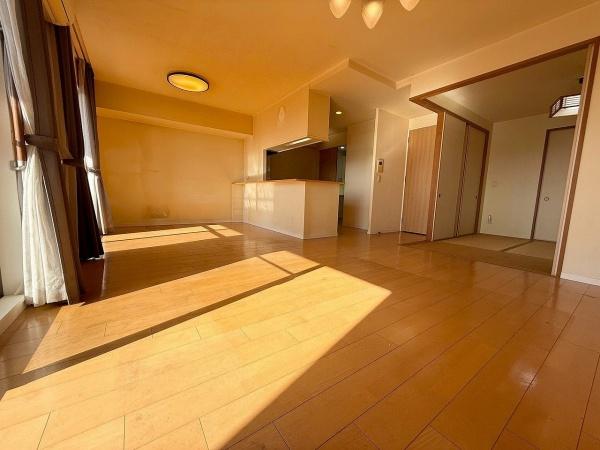 ���r���O -