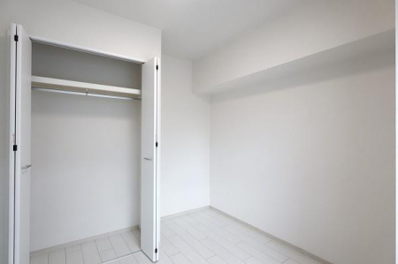 ���[ �N���[�[�b�g�͎��[�͂�����A�Ƌ���������ɒu���Ȃ��Ă��Еt�����o���A���������L���g���܂��ˁB