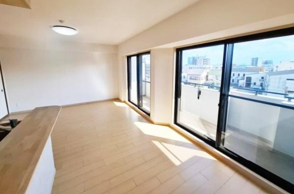 ���r���O -