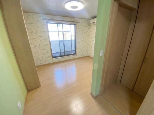 �m�� ���ʐ^�͉Ƌ�������H���Ă���܂��B