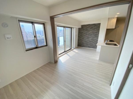 ���r���O -