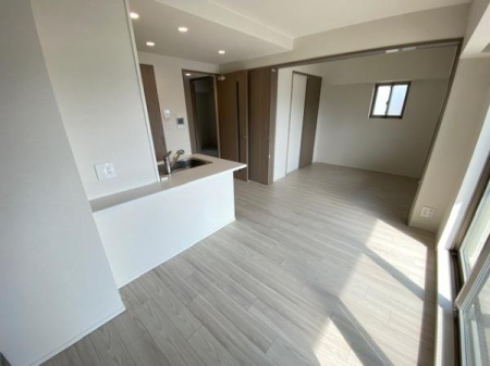 ���r���O -