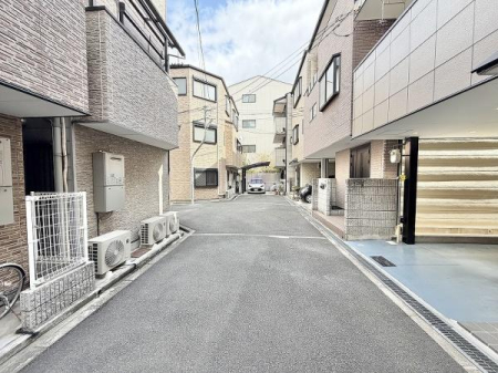 �O�ʓ��H�܂ތ��n�ʐ^ -