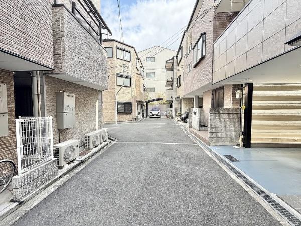 �O�ʓ��H�܂ތ��n�ʐ^ -