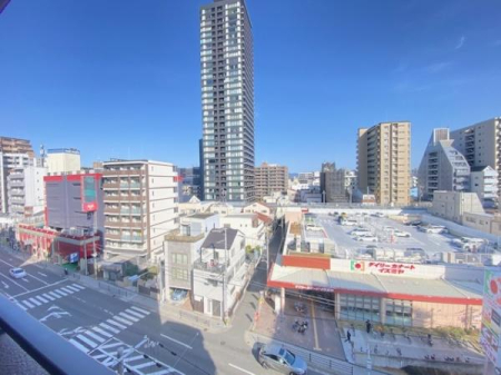 �Z�˂���̒��]�ʐ^ �o���R�j�[����̒��]�ʐ^�ł���