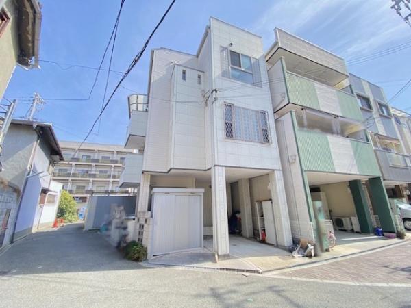 �O�ʓ��H�܂ތ��n�ʐ^ ��ʓ��H�̊p�Ƃł���