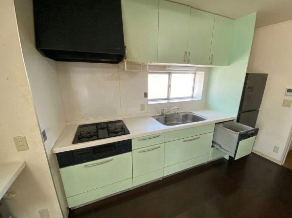 �L�b�`�� ���ʐ^�͉Ƌ�������H���Ă���܂��B