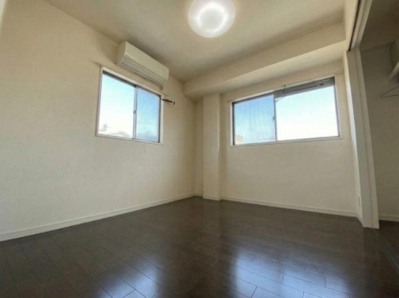 �m�� ���ʐ^�͉Ƌ�������H���Ă���܂��B