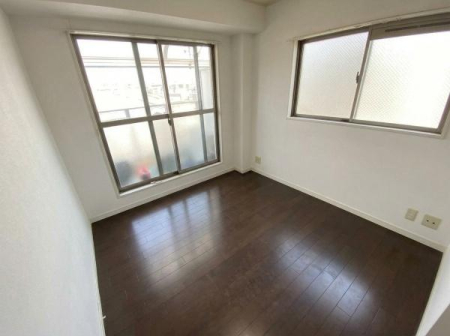 �m�� ���ʐ^�͉Ƌ�������H���Ă���܂��B